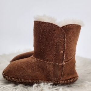 UGG Caden Baby Booties in Chestnut (12/18 mo)